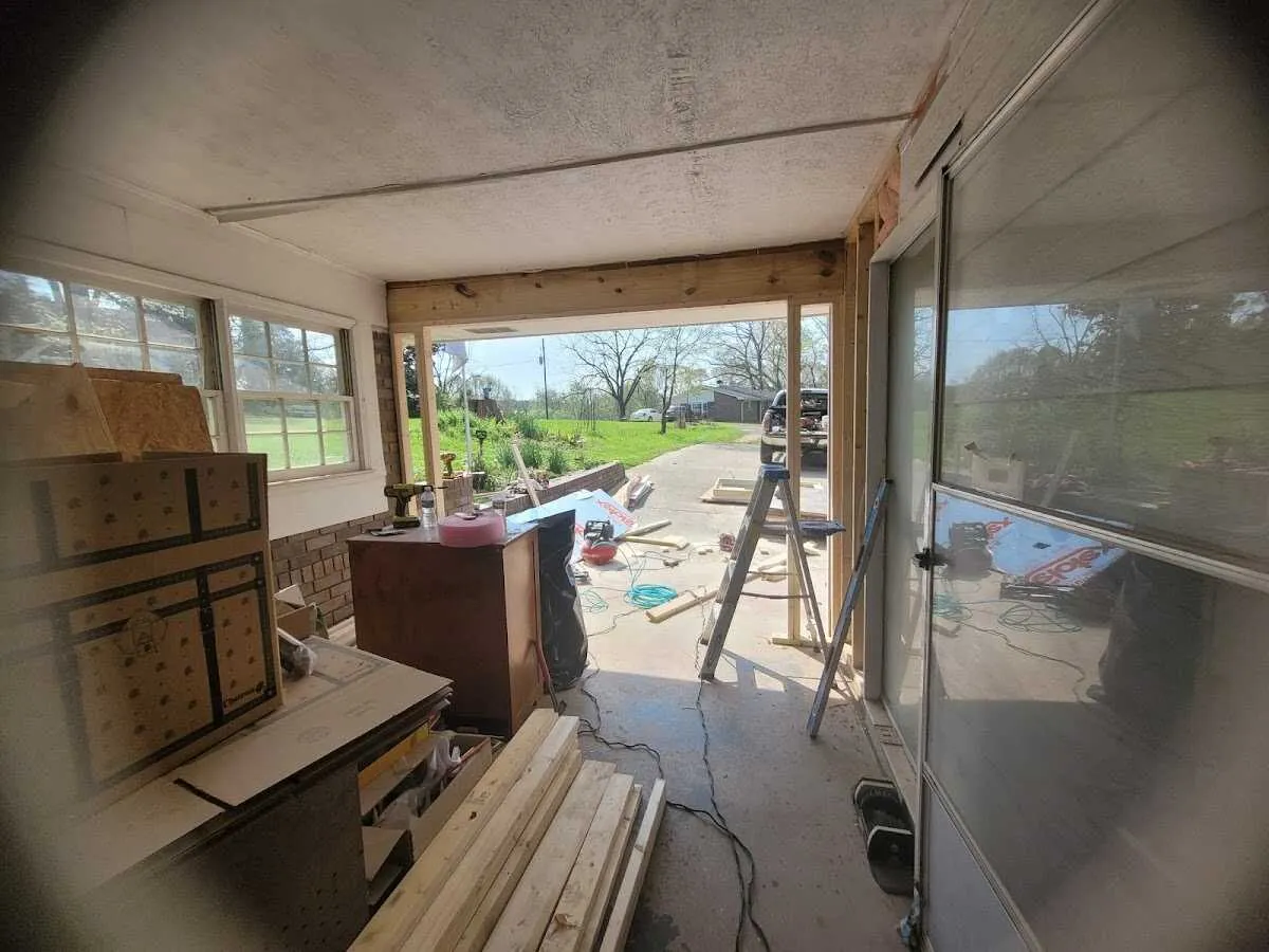 Air movers and dehumidifier for Drying & Dehumidification in Eldridge